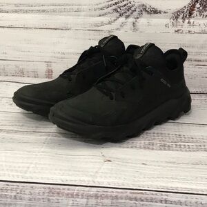 Women’s ECCO mx black on black shoes size 10-10.5